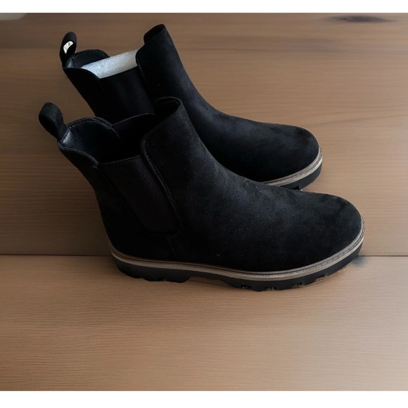 Rouge Black Faux Suede Boots / Booties with chunky heel size 8. - Picture 3 of 7